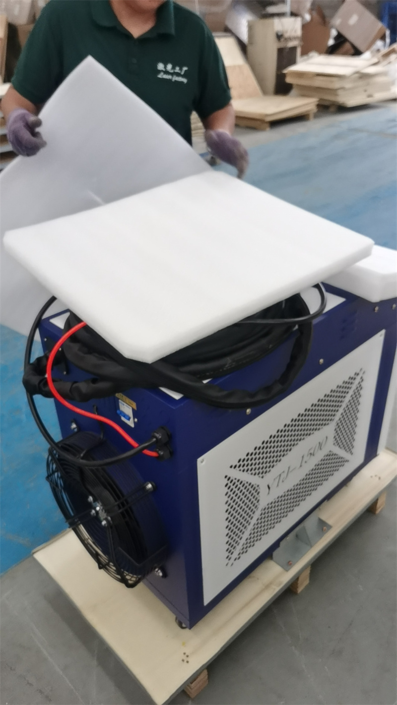 Industrial Laser Cleaning Equipment - 200W Handheld Industriële Laser Reinigingsmachine -